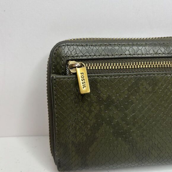Fossil Liza Olive Snake Print Leather RFID Zip-Around Wallet Womens Designer - Picture 4 of 13
